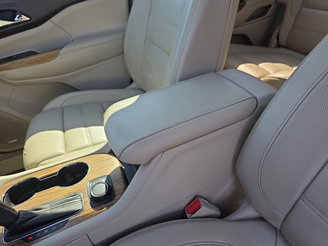 2017 GMC Acadia Denali - Photo 24