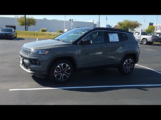 2023 Jeep Compass Limited photo 4