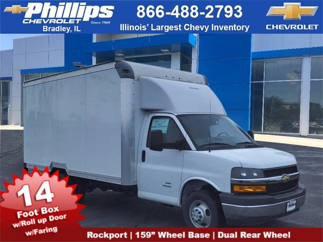 2024 Chevrolet Express Cutaway Base's photo