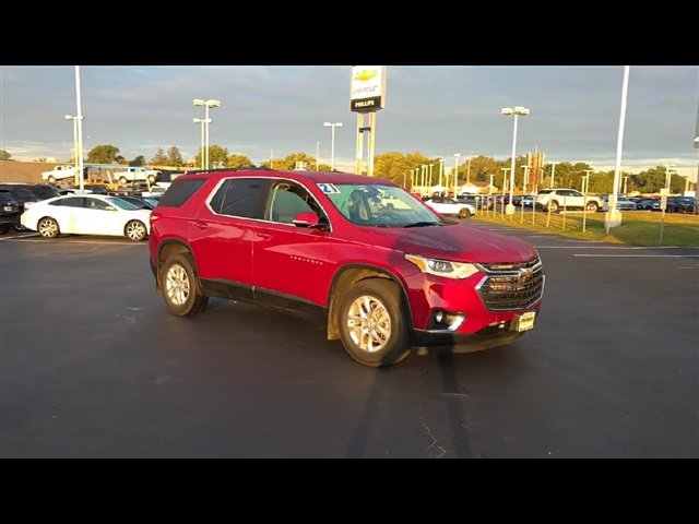2021 Chevrolet Traverse Cloth photo 2