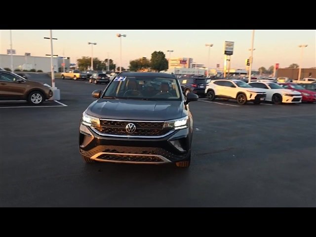 2022 Volkswagen Taos S photo 3