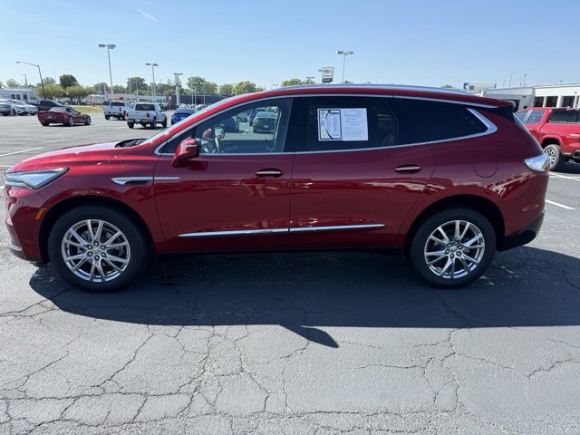 2023 Buick Enclave Essence photo 3