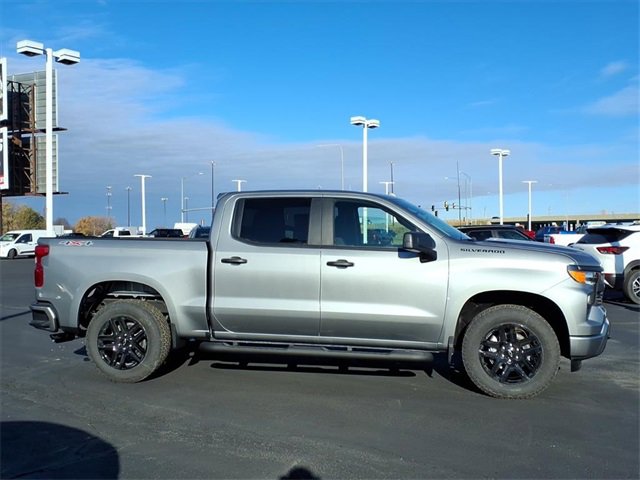 2026 Chevrolet Silverado 1500 Custom photo 2