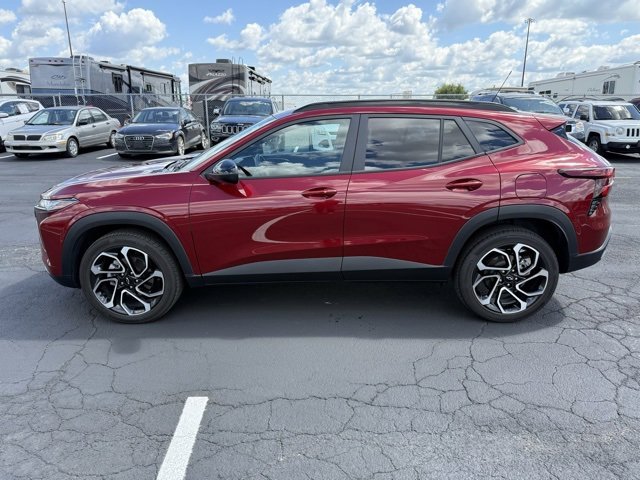 2024 Chevrolet Trax photo 2