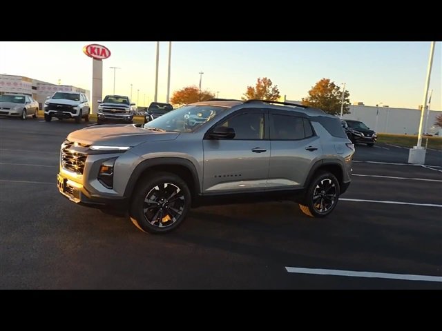 2026 Chevrolet Equinox RS photo 2