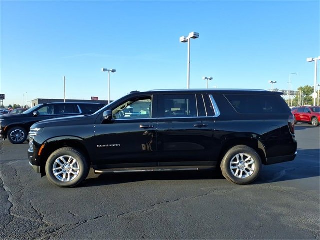 2026 Chevrolet Suburban LT photo 4