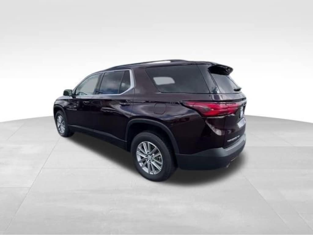 Used 2023 Chevrolet Traverse LT Cloth SUV