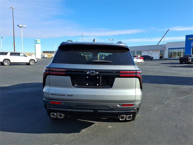 2026 Chevrolet Traverse photo 4