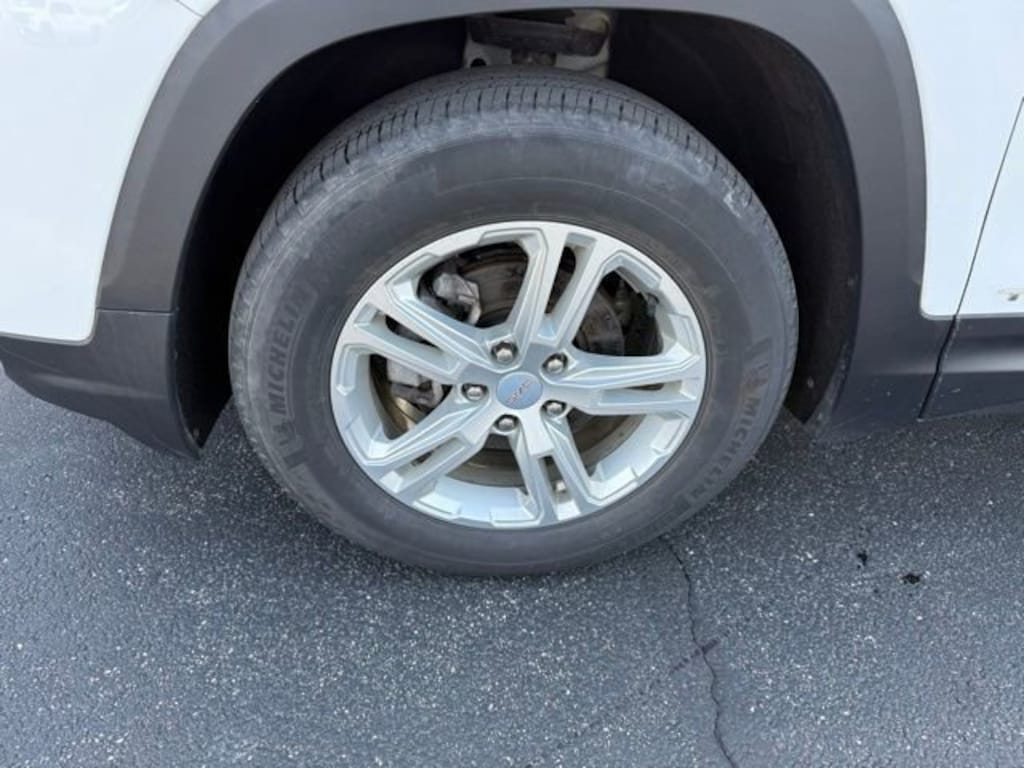 Used 2023 GMC Terrain SLE SUV