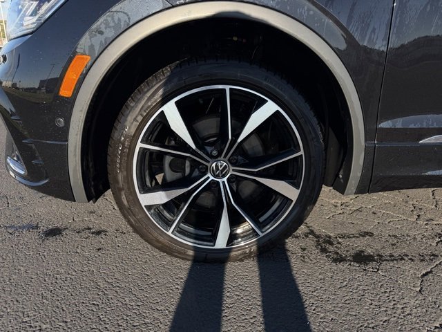 2022 Volkswagen Tiguan SEL Premium R-Line photo 2