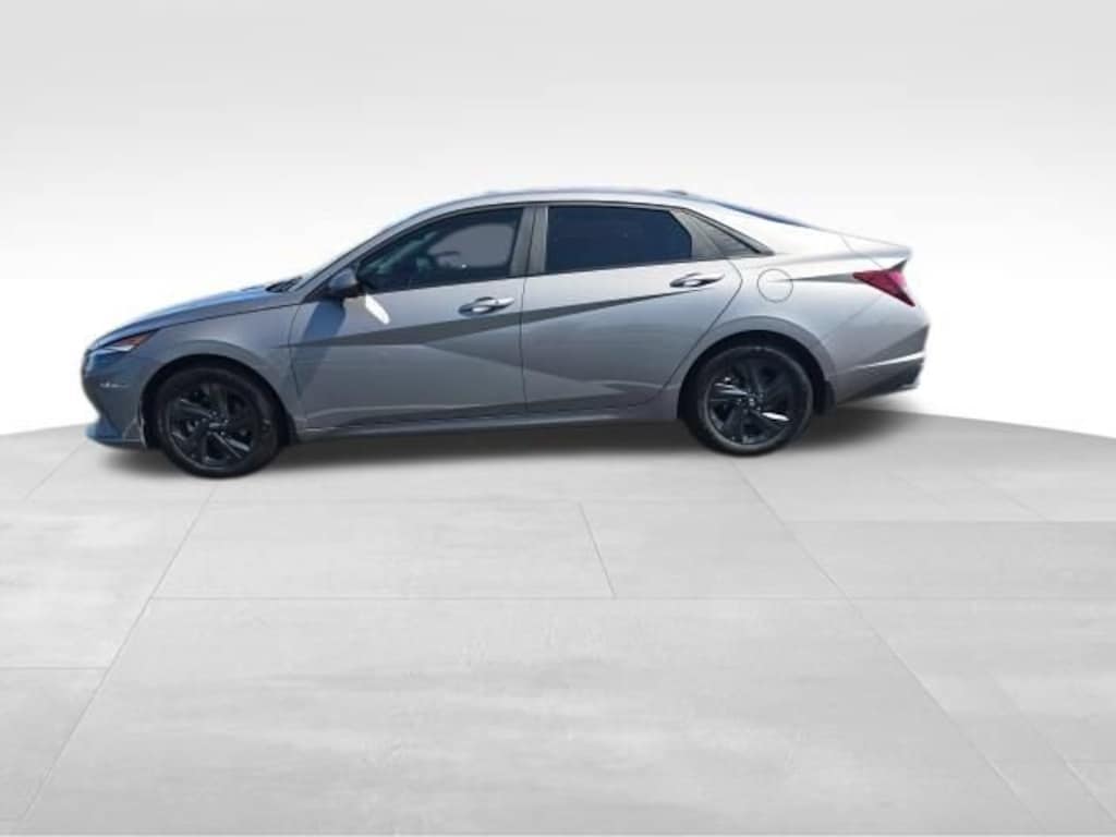 Used 2022 Hyundai Elantra SEL Sedan