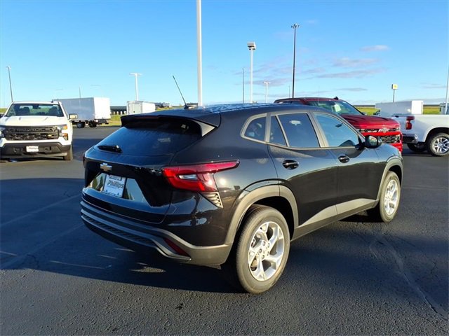 2026 Chevrolet Trax LS photo 3