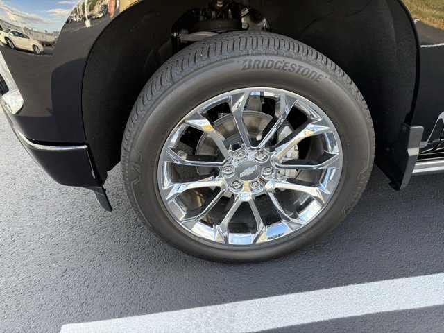2024 Chevrolet Silverado 1500 High Country photo 2