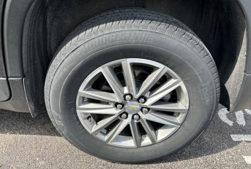 Used 2023 Chevrolet Traverse LT Cloth SUV