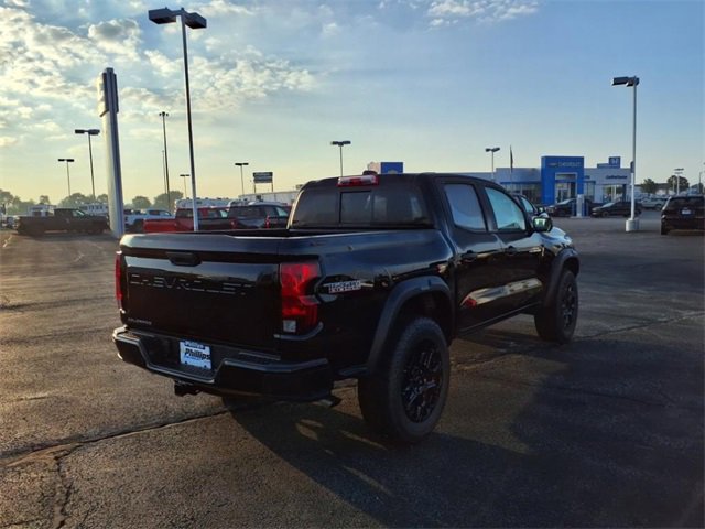 2026 Chevrolet Colorado Trail Boss photo 2
