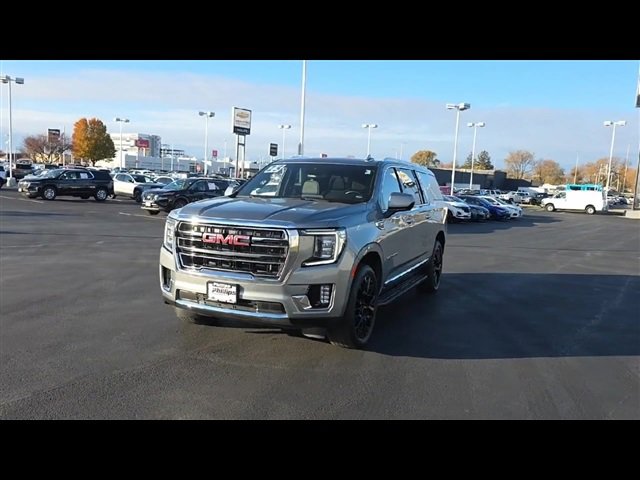 2023 Gmc Yukon XL SLT photo 4
