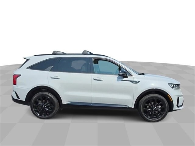 Used 2022 Kia Sorento SX with VIN 5XYRKDLF4NG121902 for sale in Bourbonnais, IL