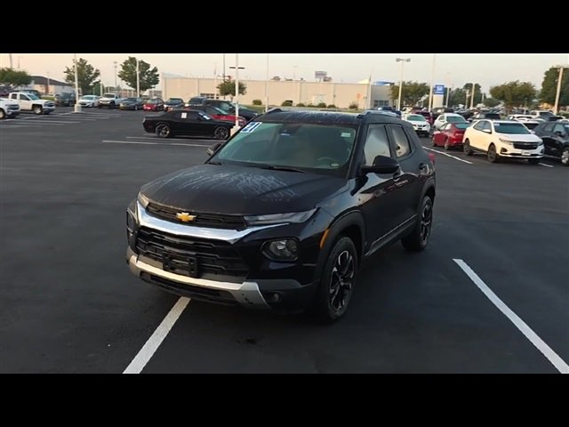 2021 Chevrolet Trailblazer LT photo 2