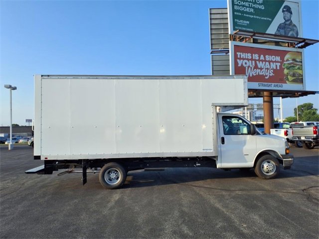 2025 Chevrolet Express 3500 Cutaway Van photo 2