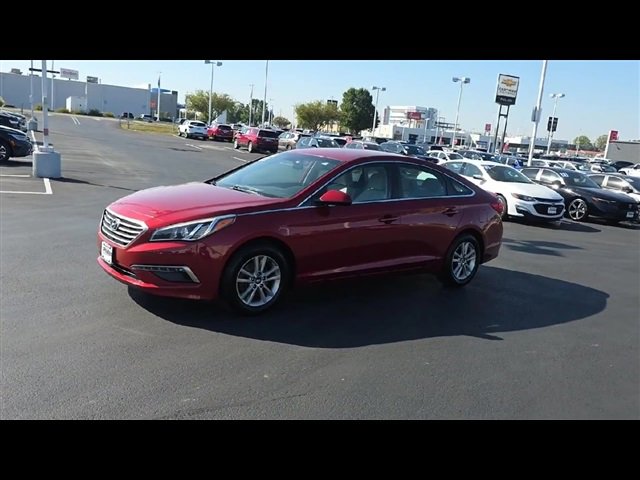2015 Hyundai Sonata SE photo 3