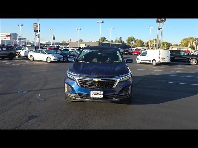 2023 Chevrolet Equinox LT photo 3