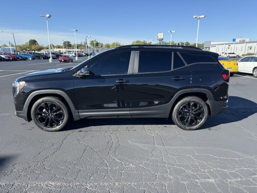 Used 2022 GMC Terrain SLE SUV