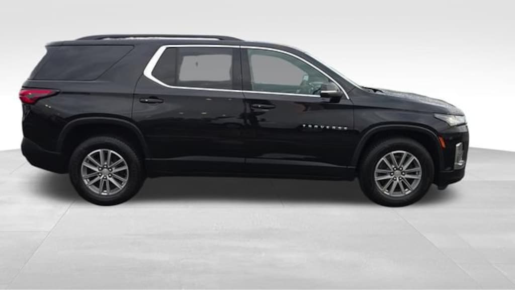 Used 2023 Chevrolet Traverse LT Cloth SUV