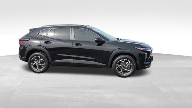 2026 Chevrolet Trax LT - Photo 11