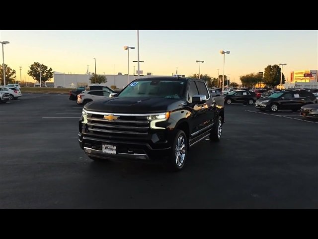 2024 Chevrolet Silverado 1500 High Country photo 4