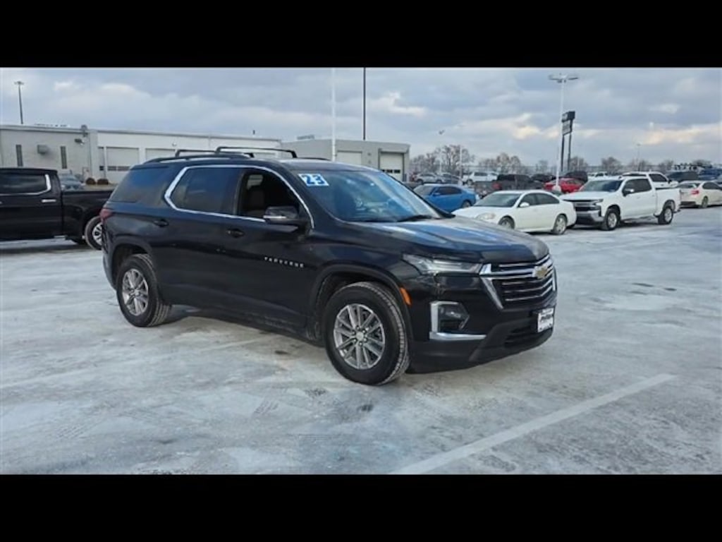 Used 2023 Chevrolet Traverse LT Cloth SUV