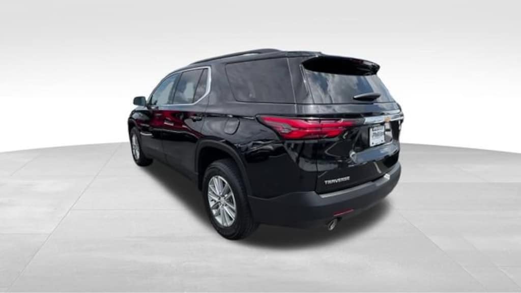 Used 2023 Chevrolet Traverse LT Cloth SUV