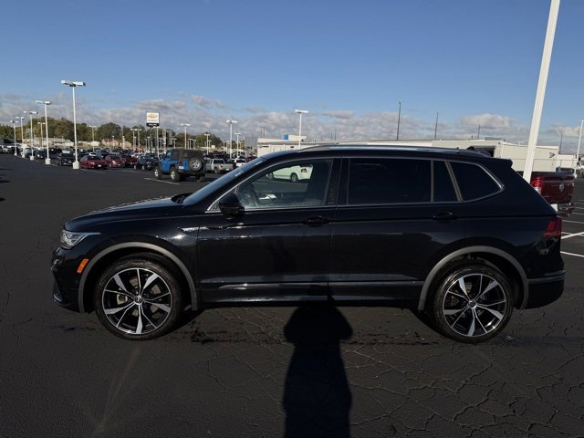 2022 Volkswagen Tiguan SEL Premium R-Line photo 3