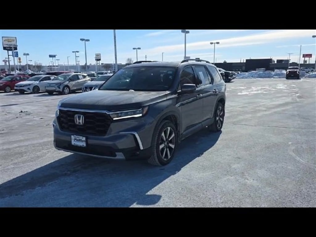 Used 2025 Honda Pilot Touring SUV