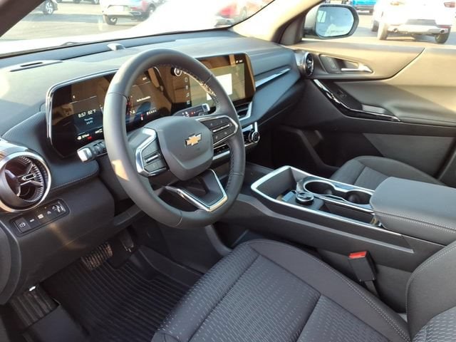 2027 Chevrolet Equinox LT - Photo 9
