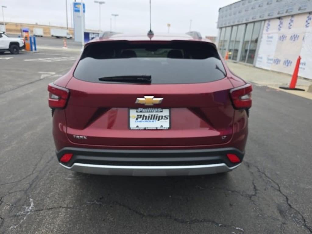 Used 2024 Chevrolet Trax LT SUV