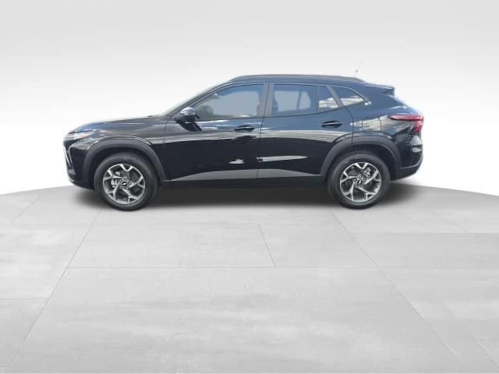 Used 2026 Chevrolet Trax LT SUV