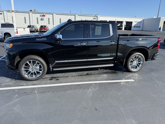 2024 Chevrolet Silverado 1500 High Country photo 3