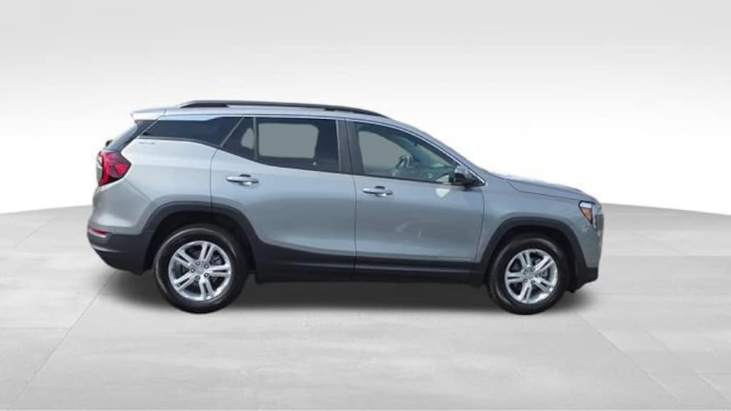 Used 2024 GMC Terrain SLE SUV
