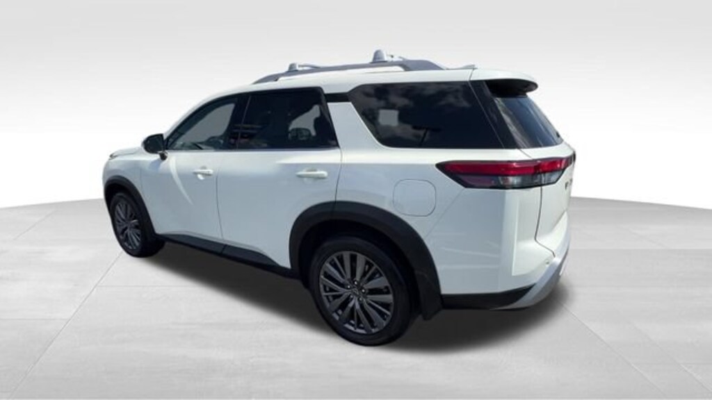 Used 2023 Nissan Pathfinder SL 4WD SUV
