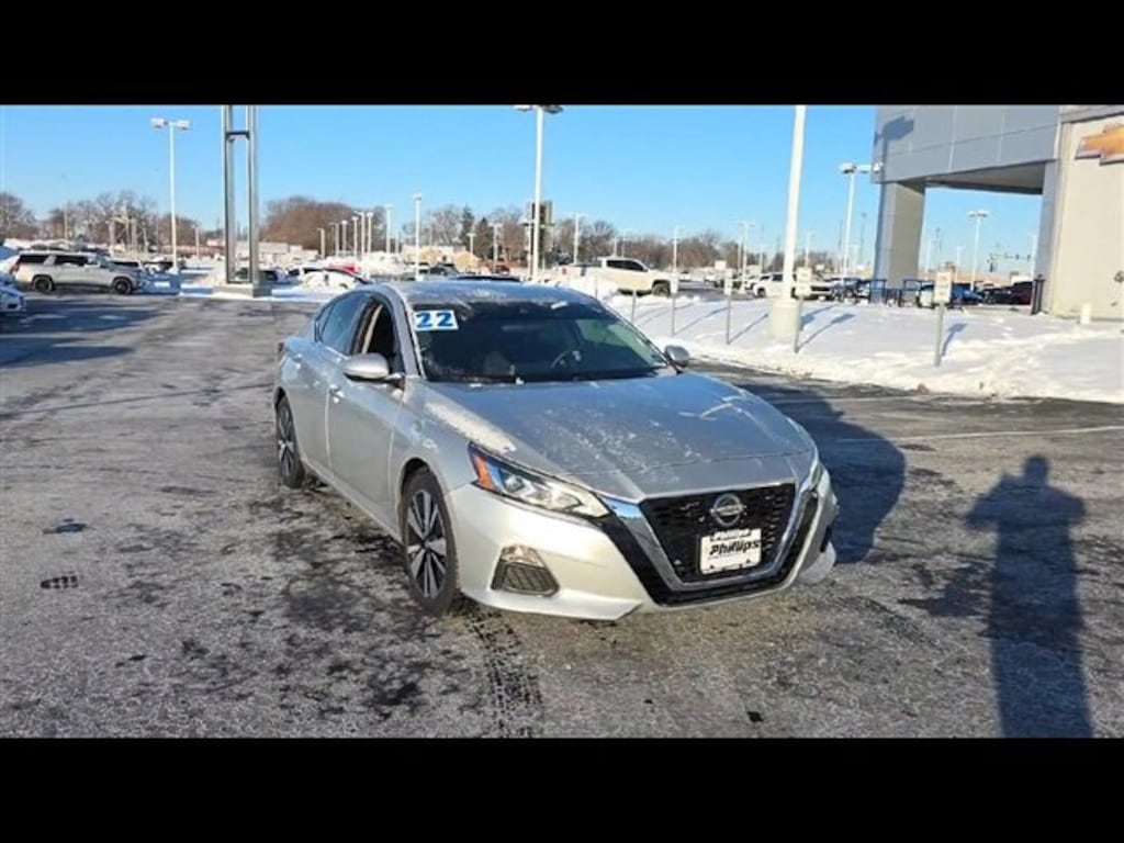 Used 2022 Nissan Altima SV FWD Sedan