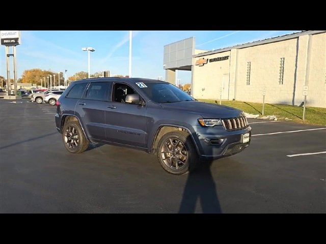 2021 Jeep Grand Cherokee Anniversary Edition photo 2