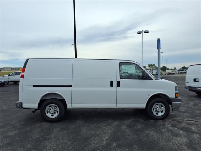 2025 Chevrolet Express Cargo 2500 Van photo 3