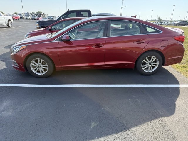 2015 Hyundai Sonata SE photo 2
