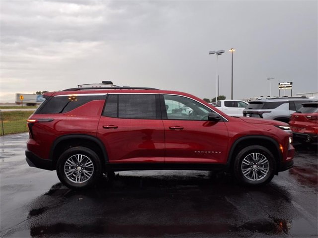 2026 Chevrolet Traverse photo 2