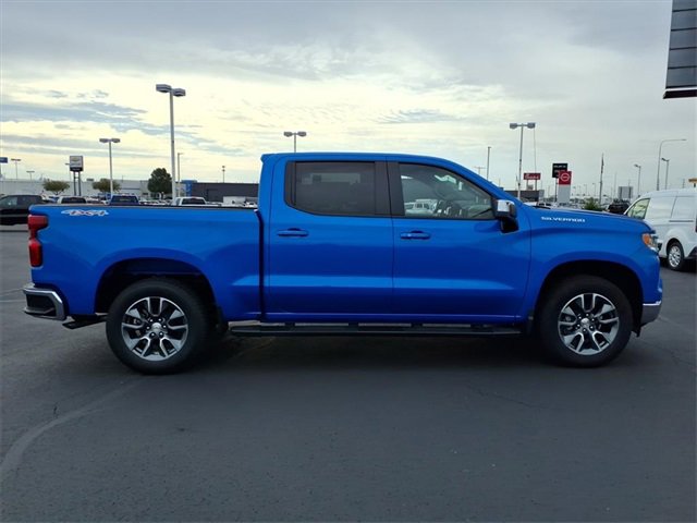 2026 Chevrolet Silverado 1500 LT photo 2