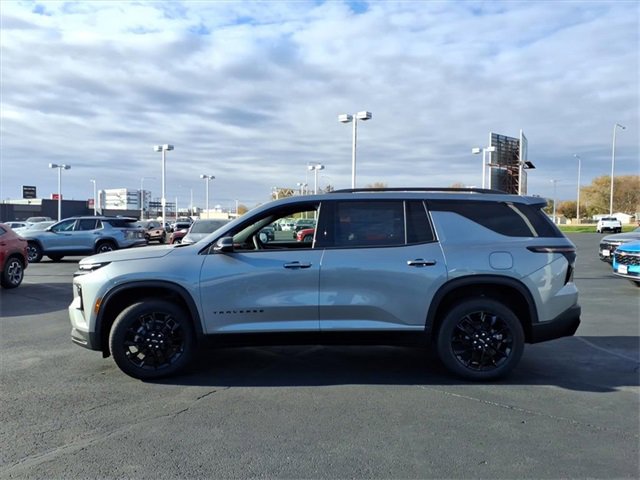 2026 Chevrolet Traverse photo 3