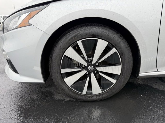 2022 Nissan Altima SV photo 2
