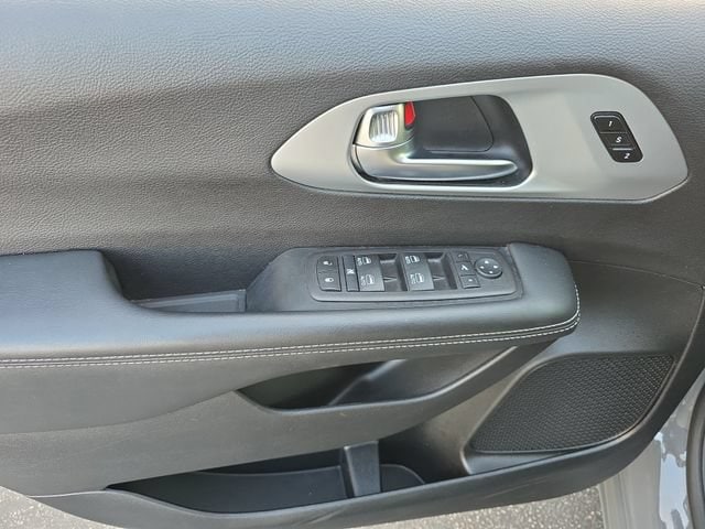 2025 Chrysler Pacifica Limited - Photo 14