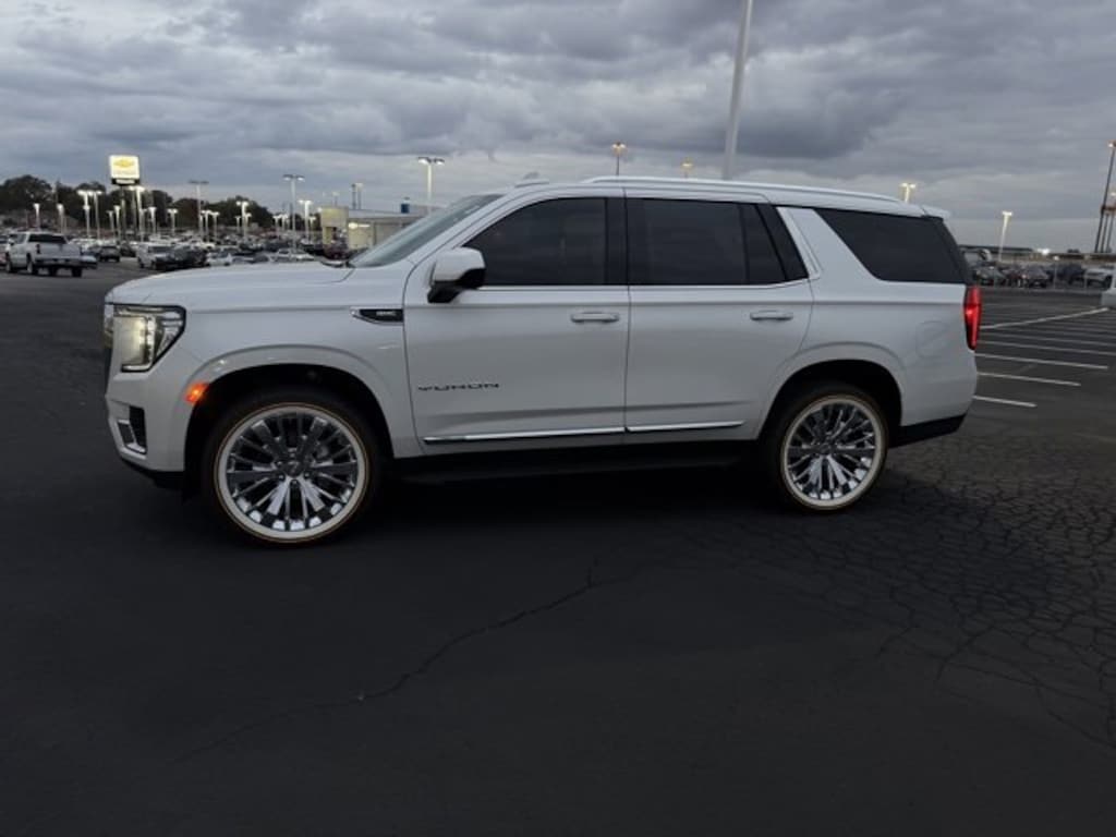 Used 2023 GMC Yukon SLT SUV