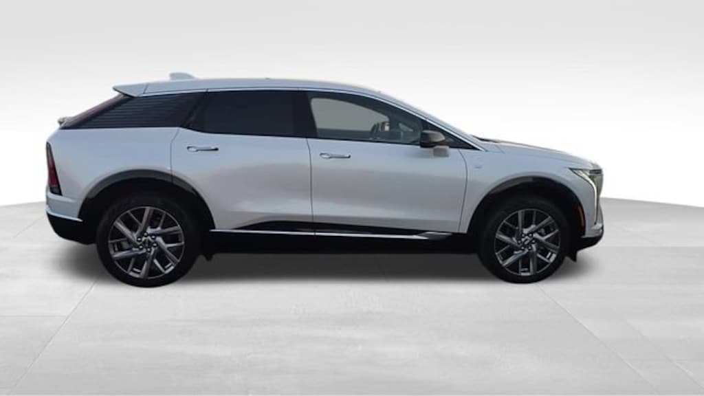 Used 2025 CADILLAC OPTIQ Luxury 2 SUV